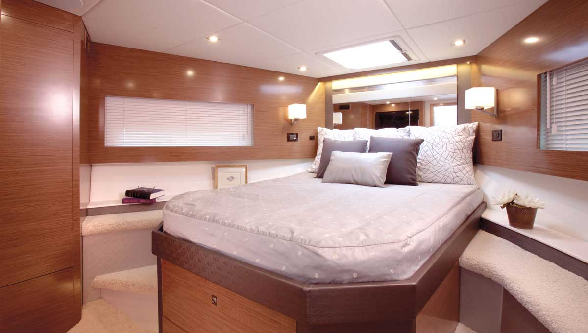 Cruisers Yachts 46 Cantius VIP stateroom with bed and blinds