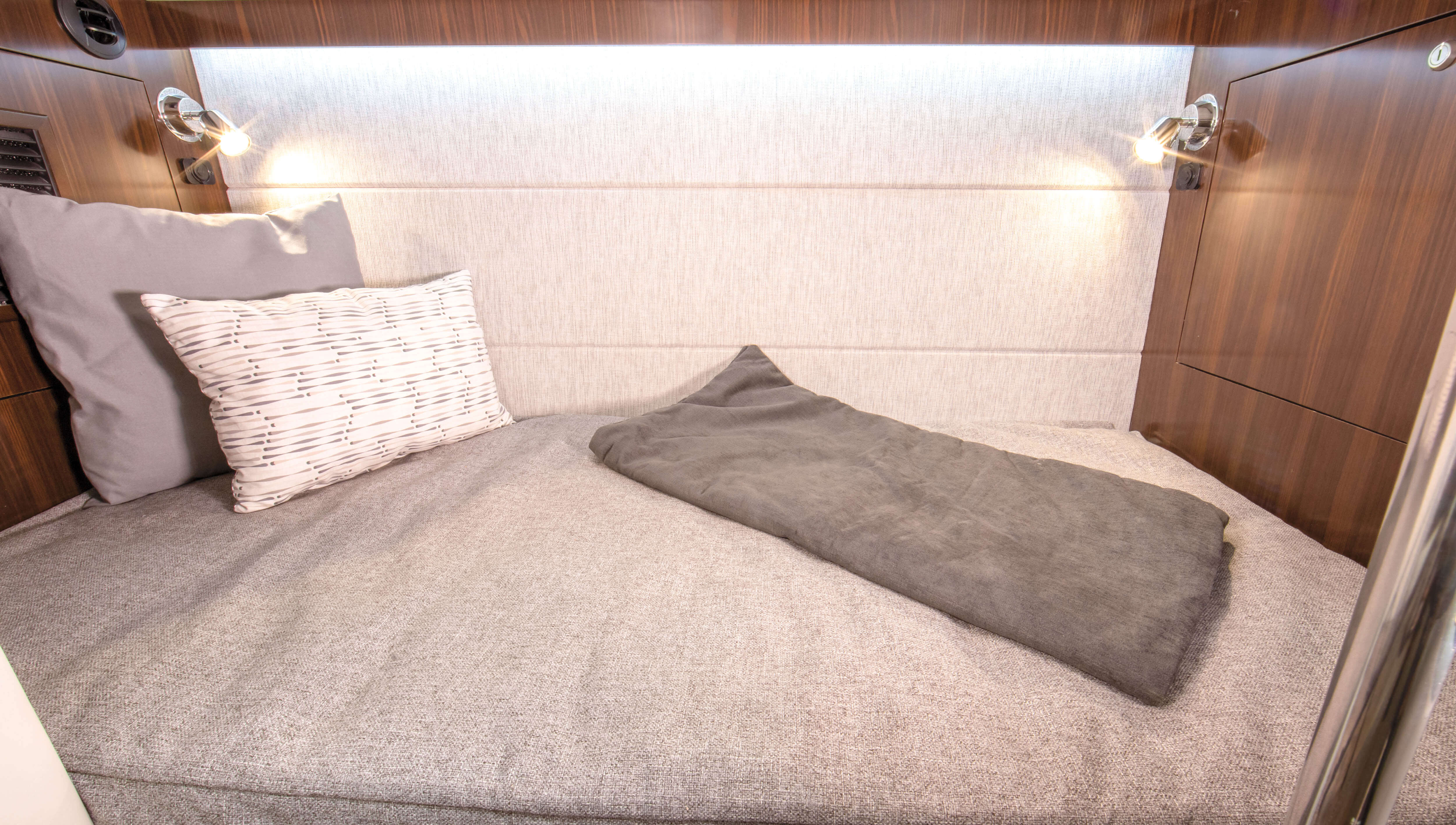 34 GLS IO aft stateroom
