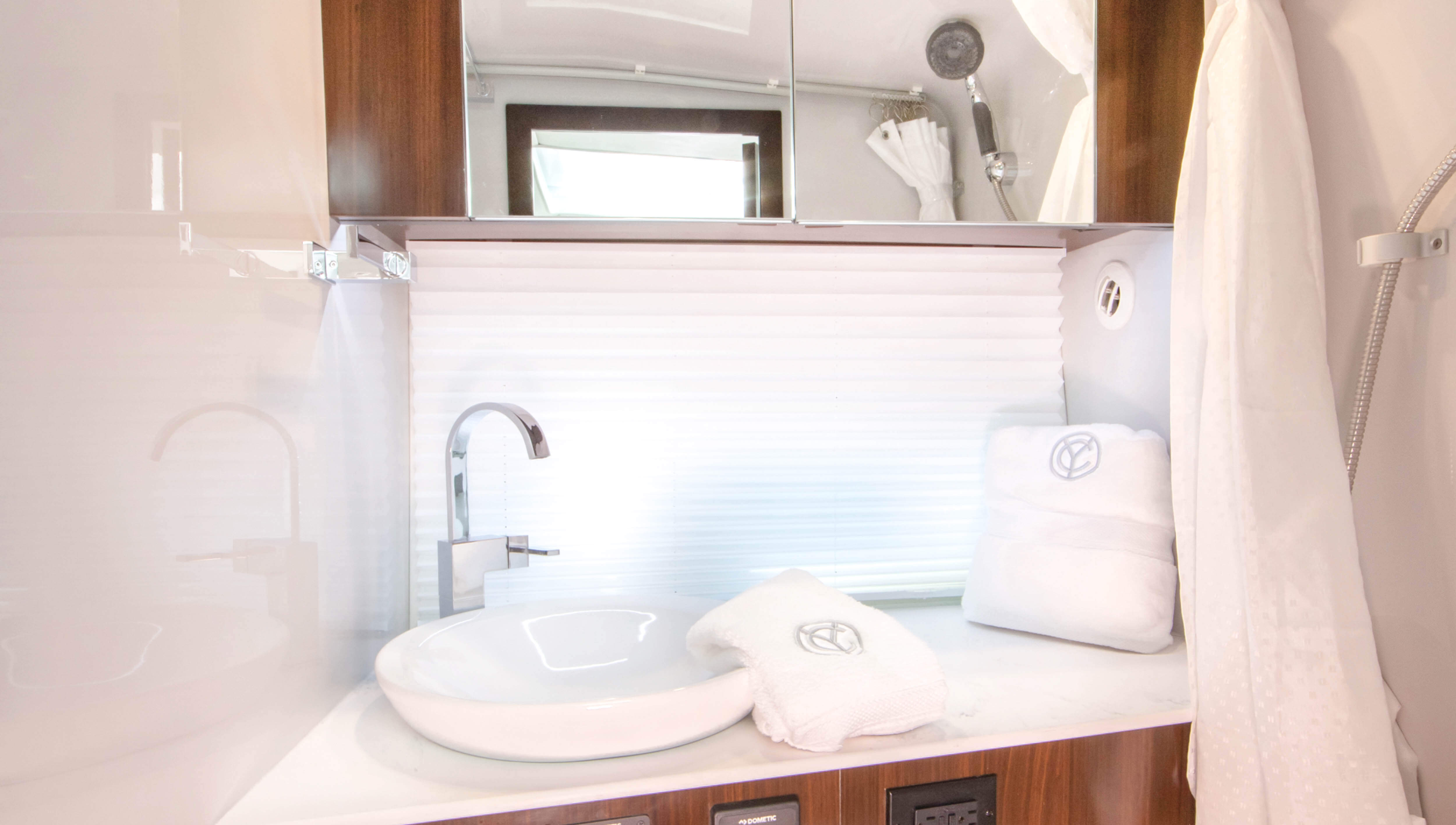 Cruisers Yachts 34 GLS OB head sink with backsplash