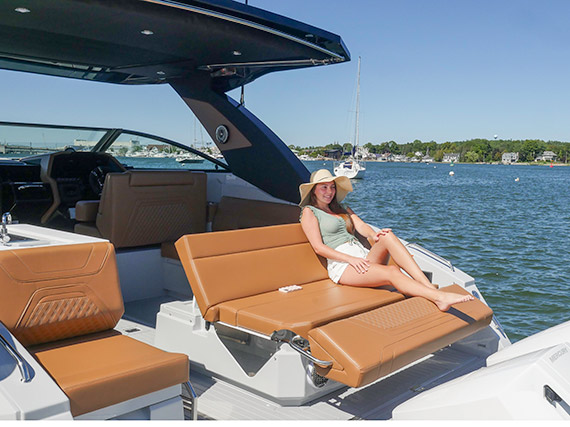 Cruisers Yachts 34 OB Cockpit seating