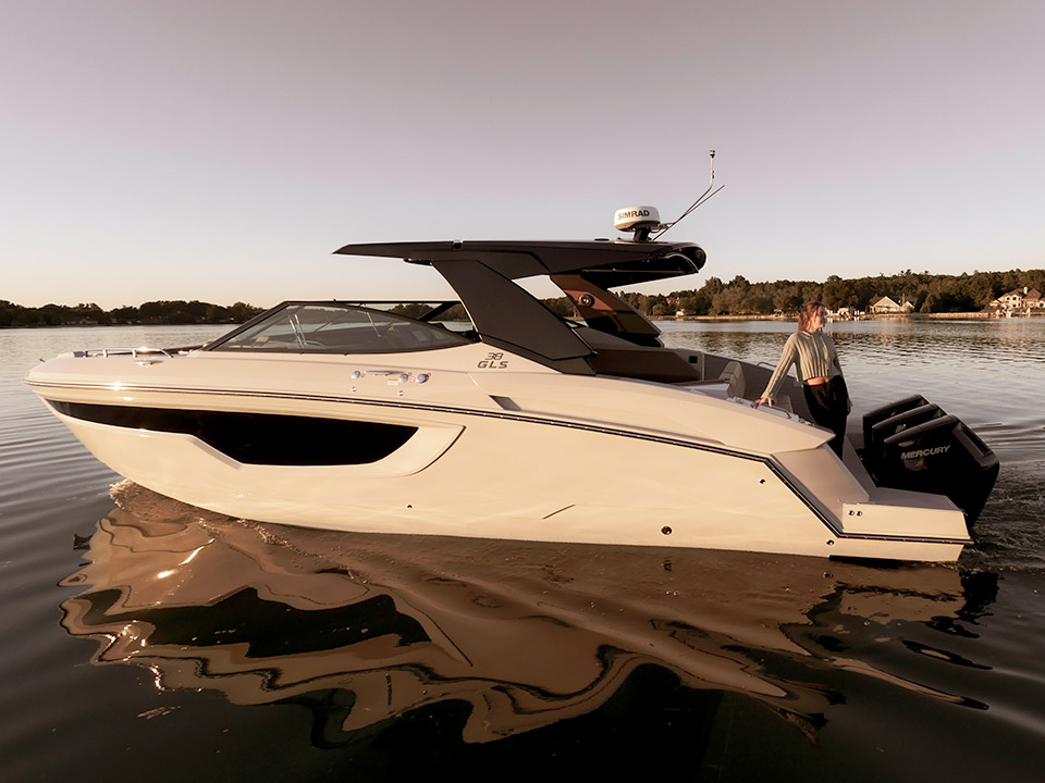 Cruisers Yachts 38 GLS OB