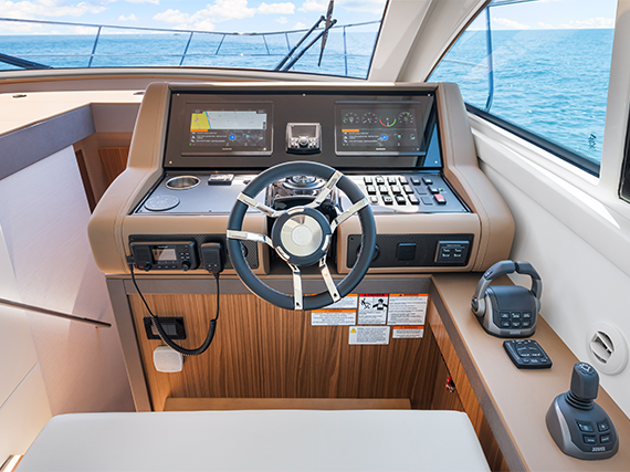 46 Cantius Helm