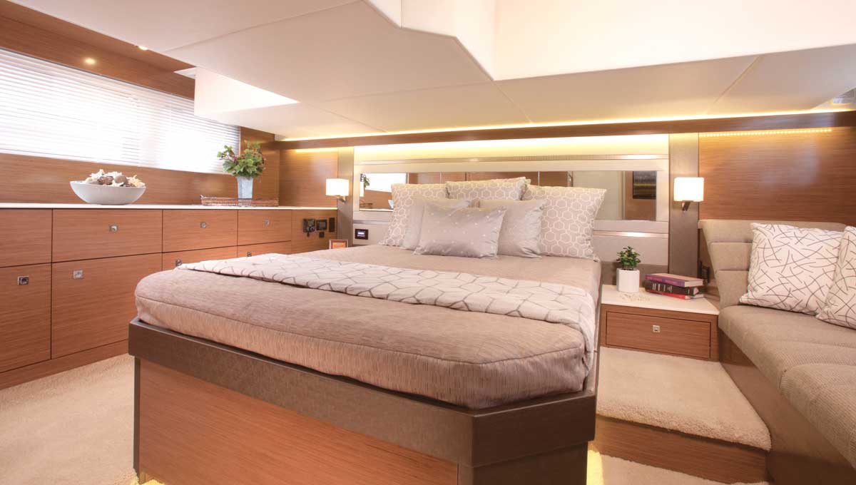 Cruisers Yachts 46 Cantius master stateroom