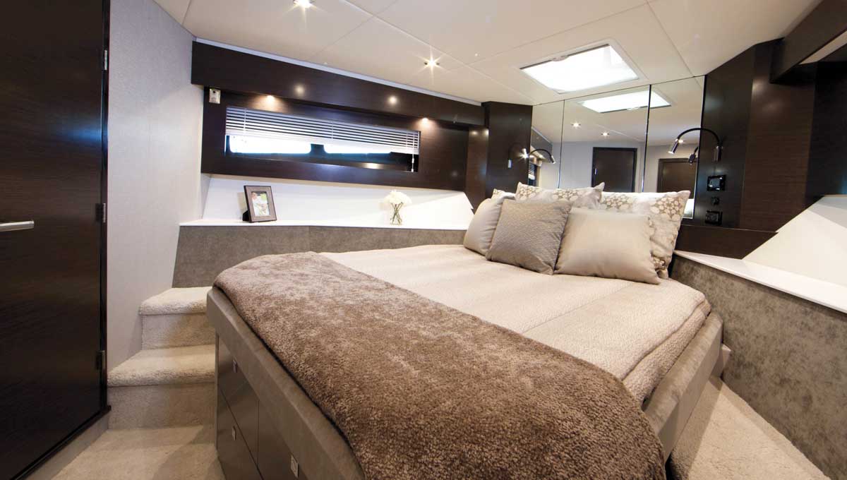 Cruisers Yachts 50 Cantius stateroom