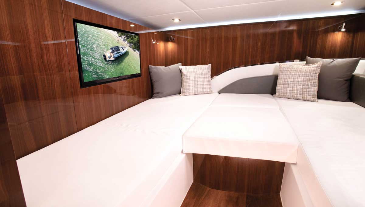 Cruisers Yachts 50 GLS aft stateroom
