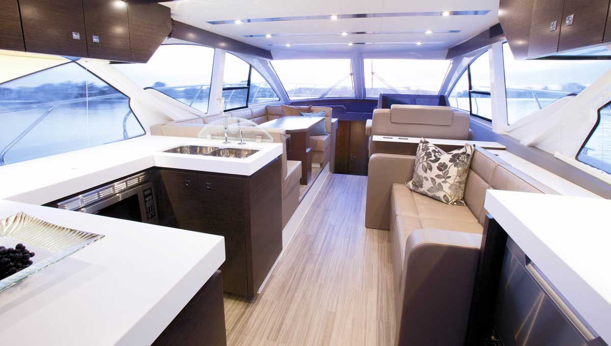 Cruisers Yachts 54 Fly upper salon with galley