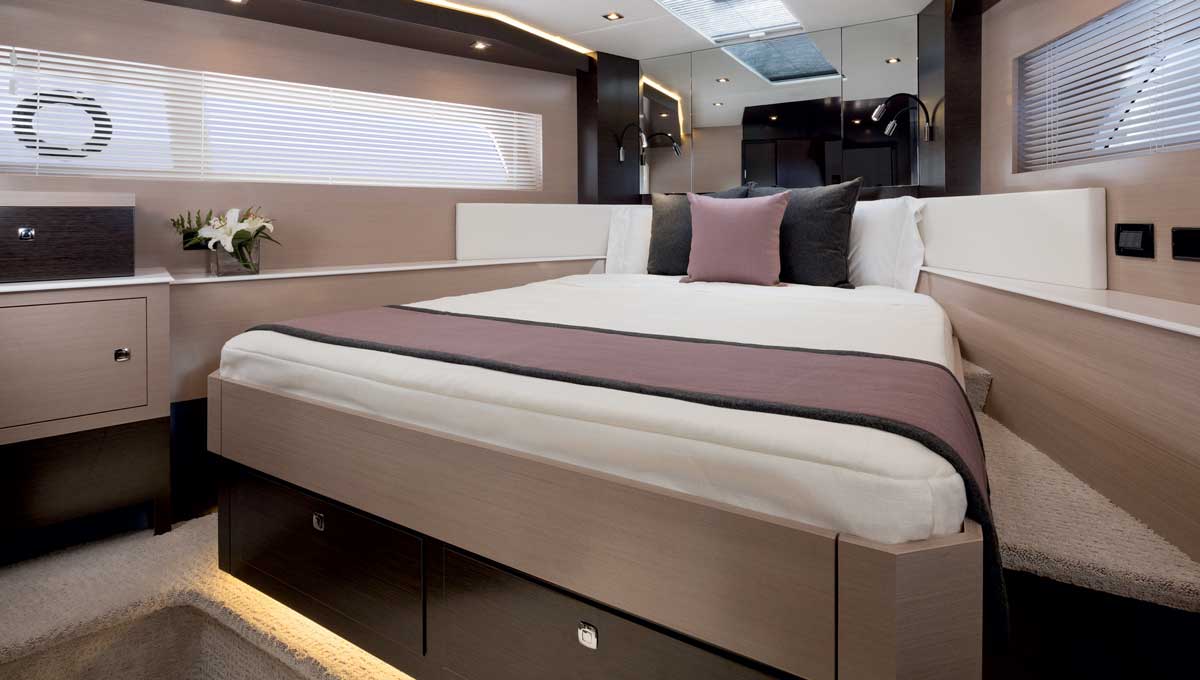 Cruisers Yachts 60 Cantius VIP stateroom