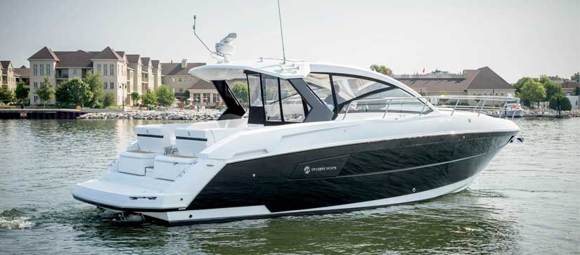 Cruisers Yachts 39 EC in black and white