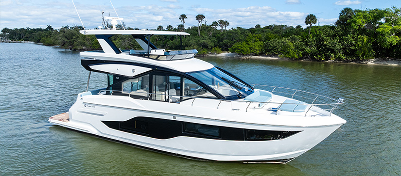 cruisers yachts 50 fly