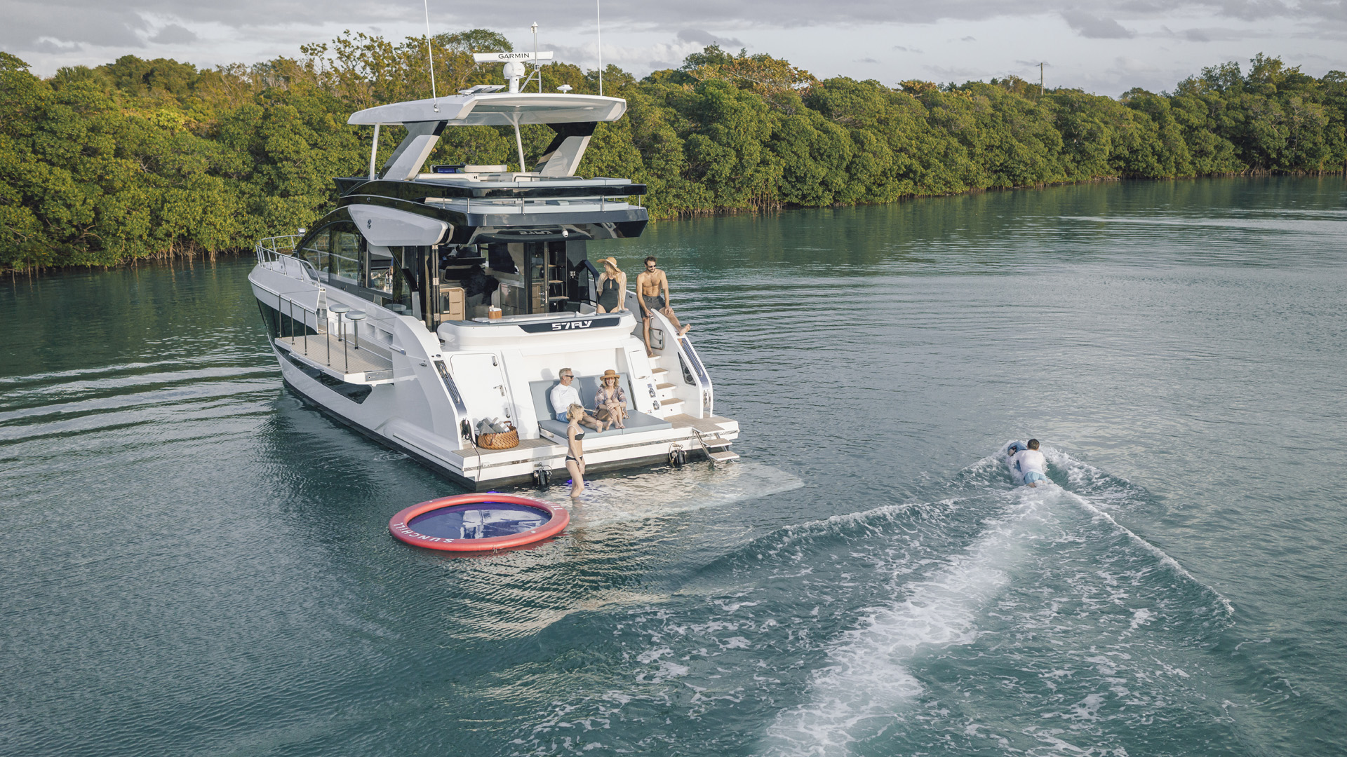 Boaters enjoying the 57 FLY
