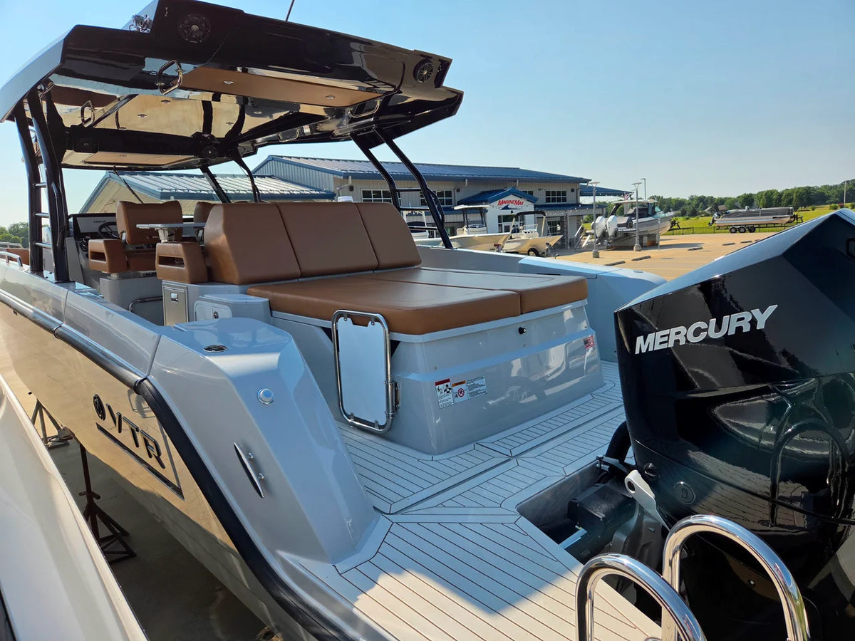 2027 Cruisers Yachts 38 VTR 38.0 feet, Clearwater, Florida #7