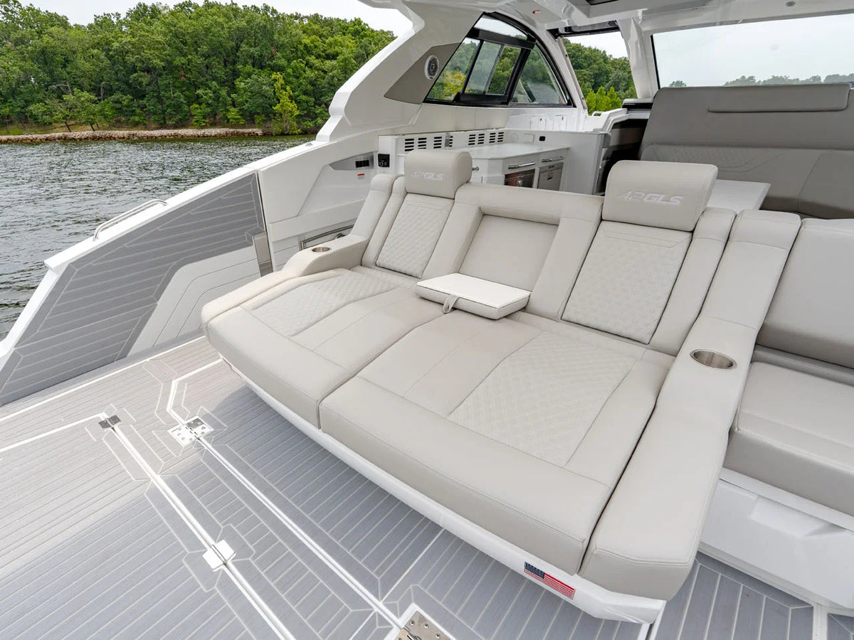 2027 Cruisers Yachts 42 GLS Outboard 42.0 feet, Clearwater, Florida #15