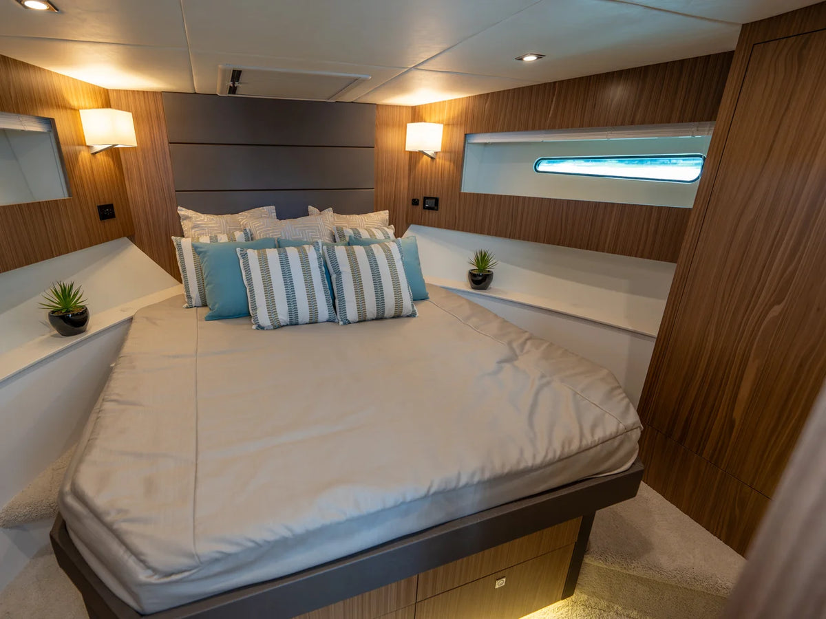 2026 Cruisers Yachts 42 Cantius 42.0 feet, Clearwater, Florida #9