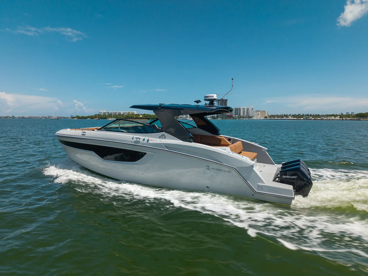 2027 Cruisers Yachts 38 GLS Outboard 38.0 feet, Clearwater, Florida #4
