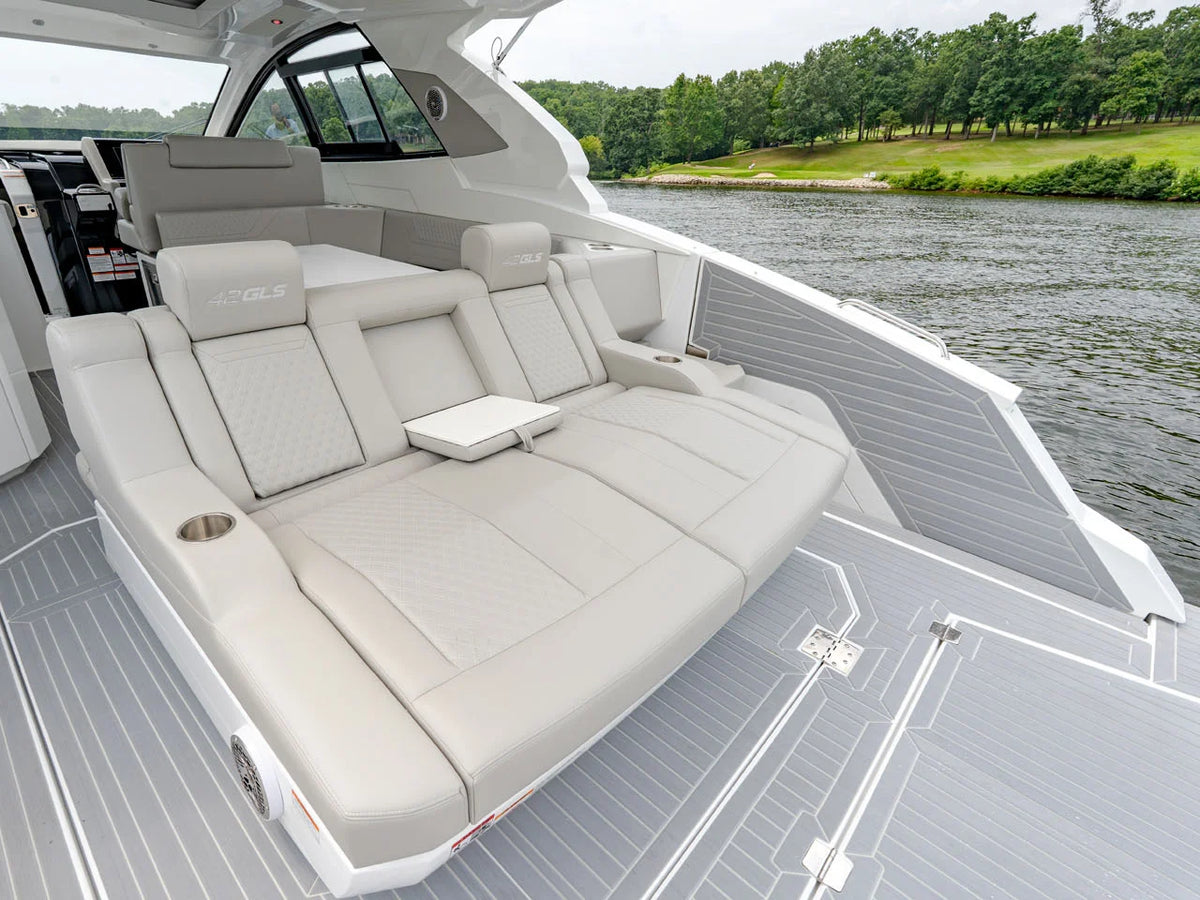 2027 Cruisers Yachts 42 GLS Outboard 42.0 feet, Clearwater, Florida #17