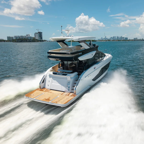 2026 Cruisers Yachts 57 FLY 57.0 feet, Clearwater, Florida #9