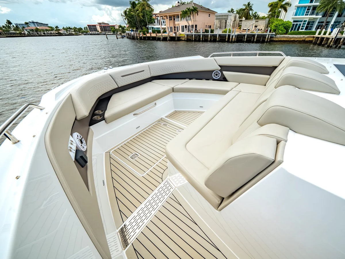 2026 Cruisers Yachts 50 GLS Outboard 50.0 feet, Clearwater, Florida #39
