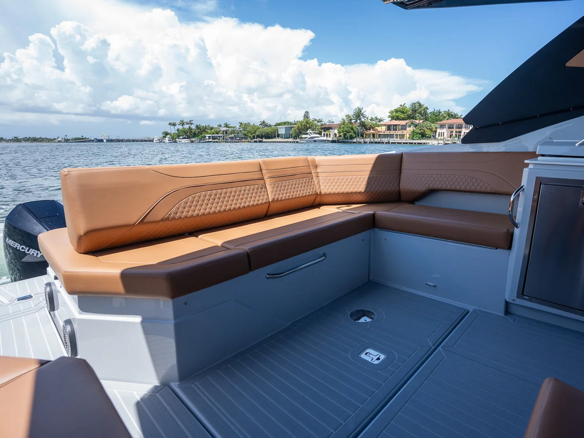 2027 Cruisers Yachts 38 GLS Outboard 38.0 feet, Clearwater, Florida #16