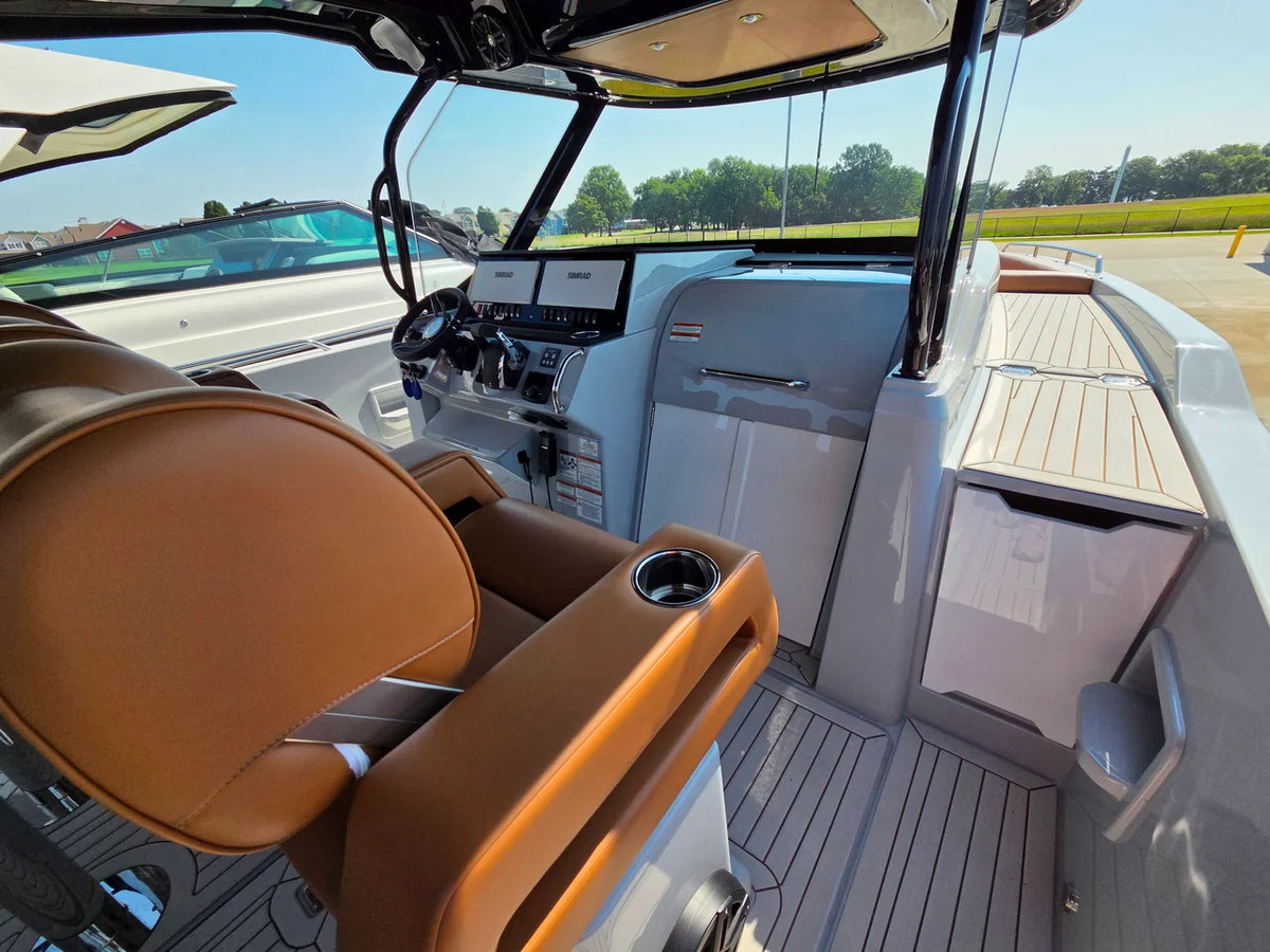 2027 Cruisers Yachts 38 VTR 38.0 feet, Clearwater, Florida #21