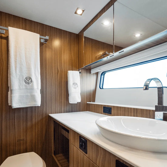 2027 Cruisers Yachts 50 GLS OB 50.0 feet, Clearwater, Florida #39