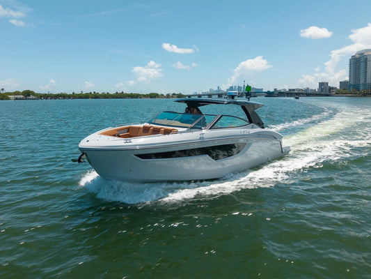 2027 Cruisers Yachts 38 GLS Outboard 38.0 feet, Clearwater, Florida #1