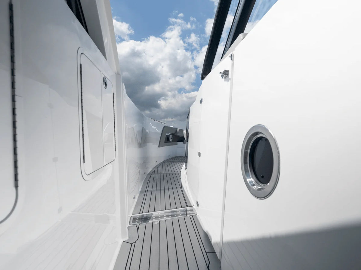2027 Cruisers Yachts 50 GLS OB 50.0 feet, Clearwater, Florida #66