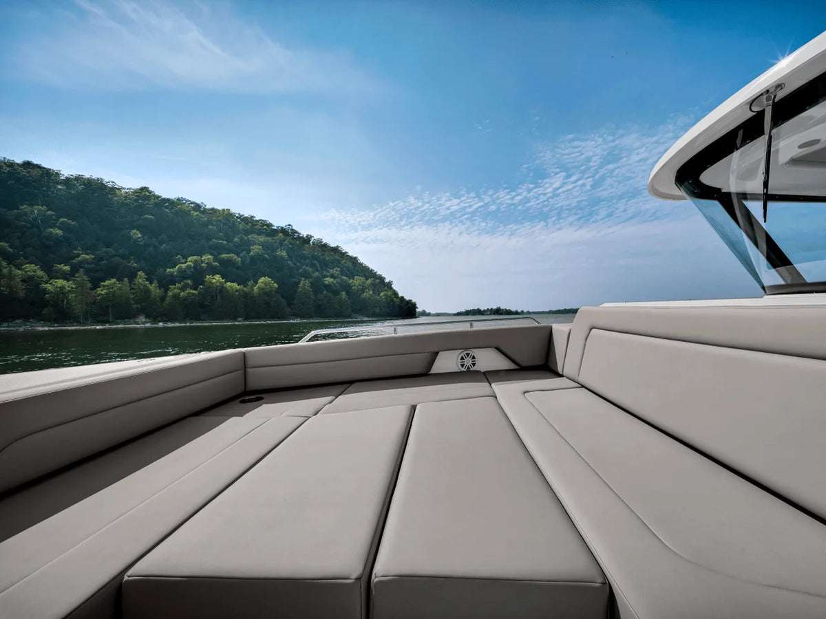 2027 Cruisers Yachts 38 VTR 38.0 feet, Clearwater, Florida #25