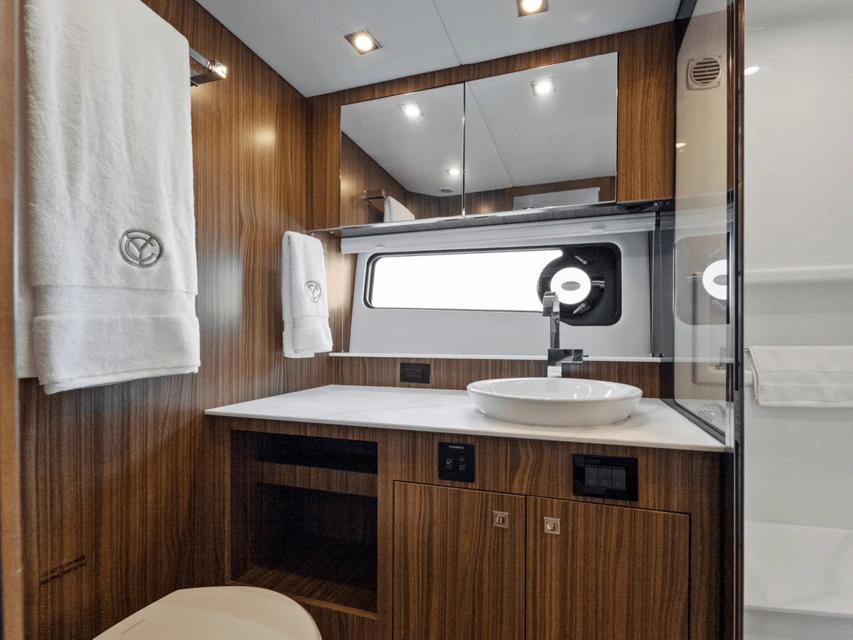 2027 Cruisers Yachts 50 GLS OB 50.0 feet, Clearwater, Florida #34