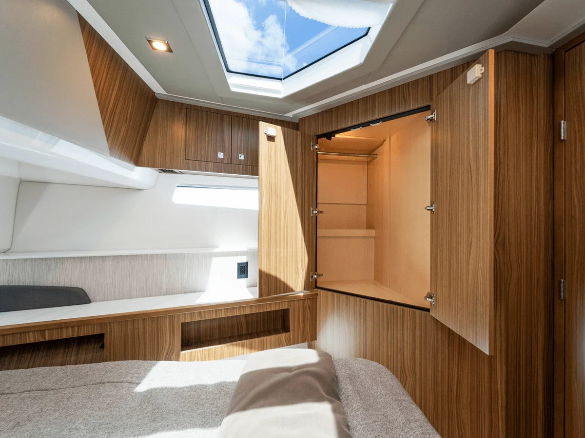 2027 Cruisers Yachts 50 GLS OB 50.0 feet, Clearwater, Florida #41